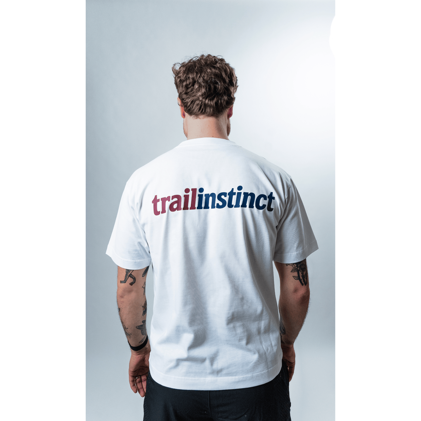 signature front tee white