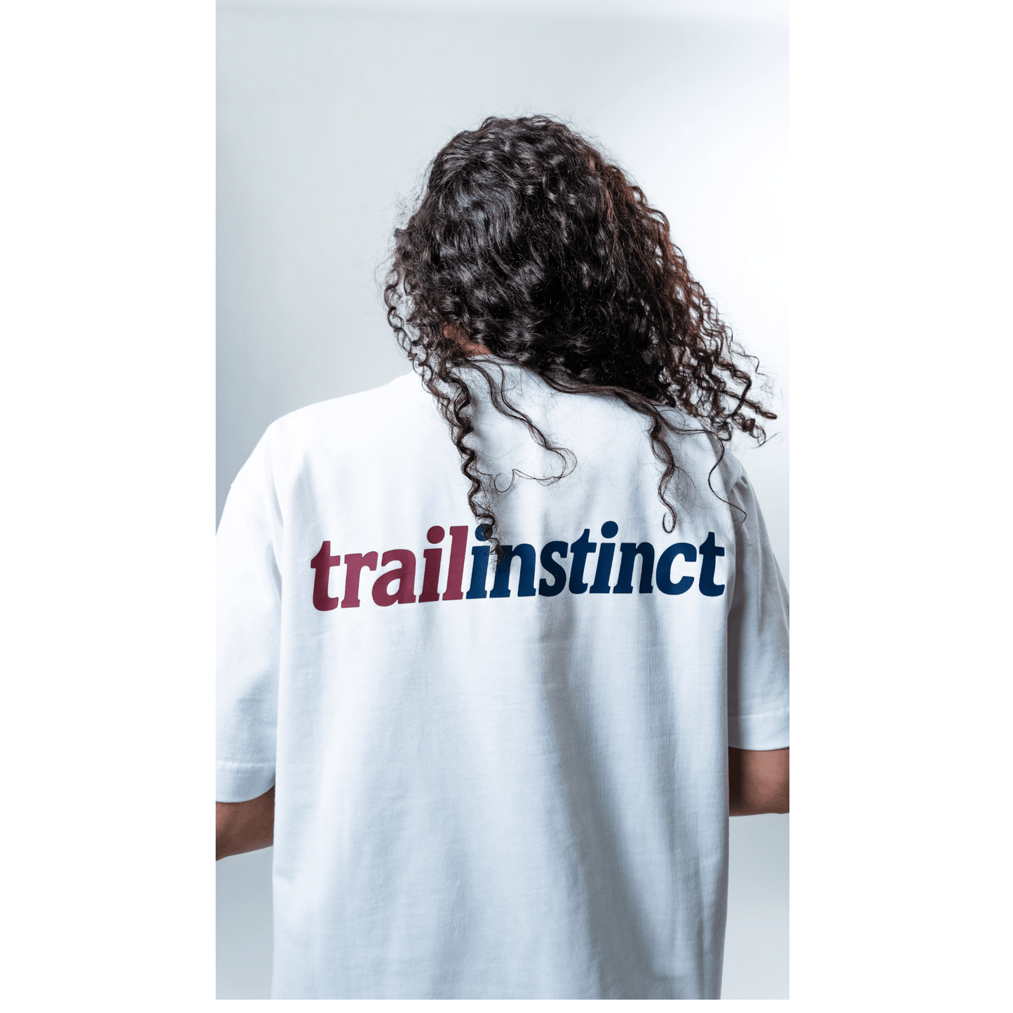 signature front tee white