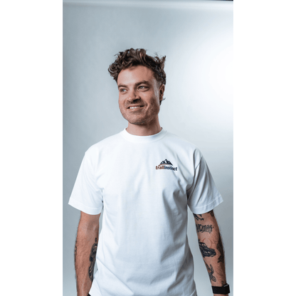 signature front tee white