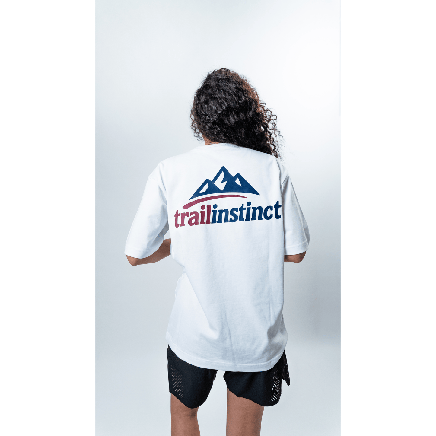 signature back tee white