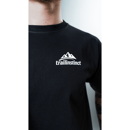 signature front tee JP black