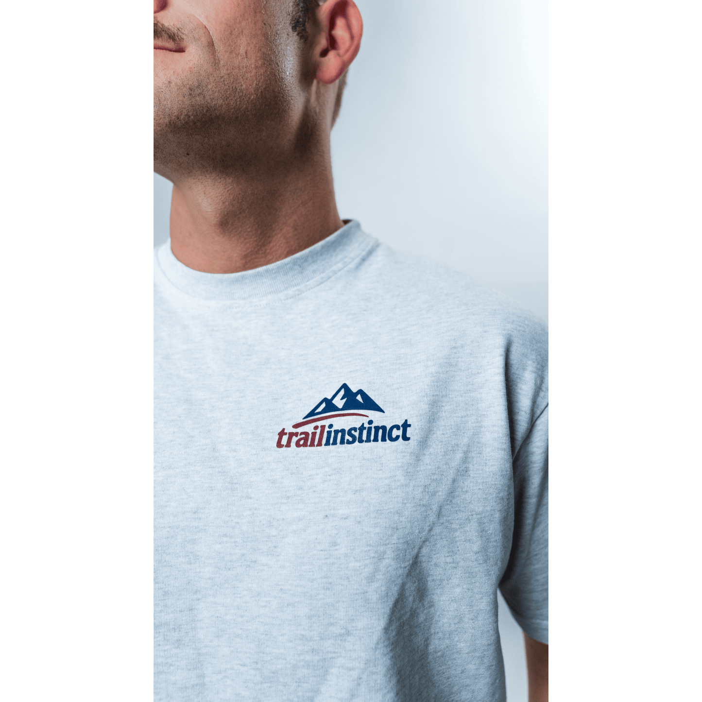 signature front tee grey